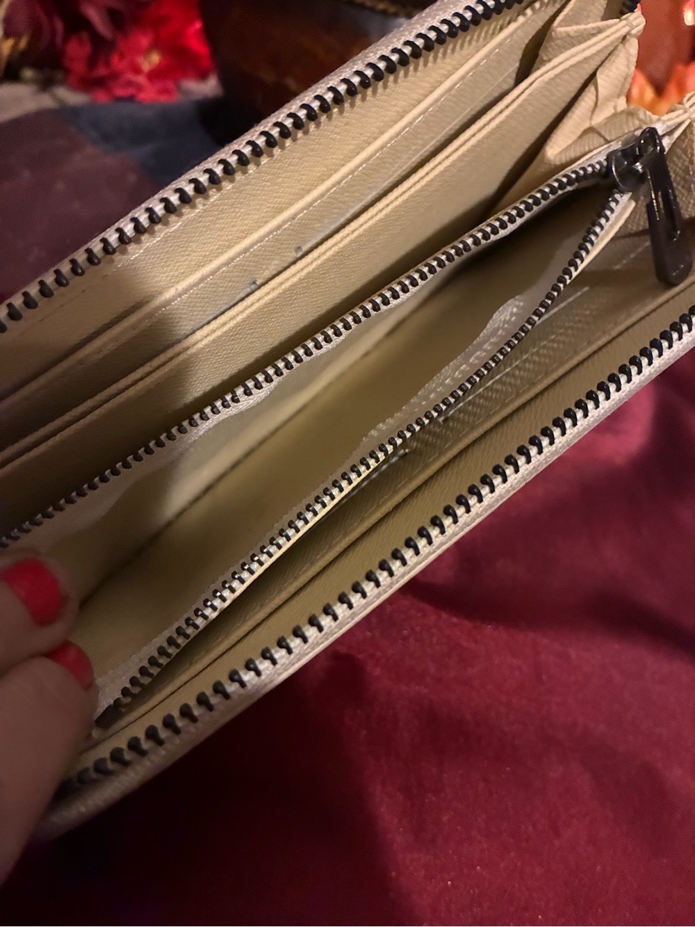 Burberry Beige Plaid Zip-Around Wallet with Metal Logo - Picture 13 of 14